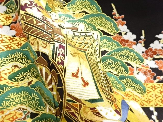  松に御所車模様留袖(比翼付き)